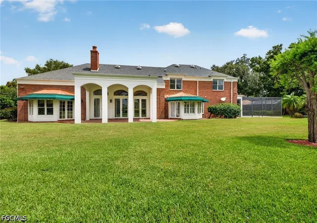 Photo 2 of Sale Pending at 23 Winewood Ct, Fort Myers, FL 33919 | MLS# 2026036646 | Listing updated on 2026-09-08