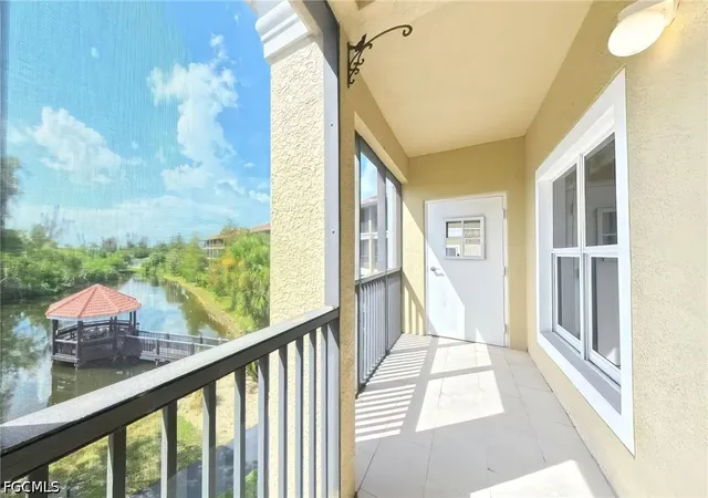 Listing Photo 4 - Condo for sale in building located at 10041 Lake Cvs Dr, Fort Myers, FL 33908 - Unit #202