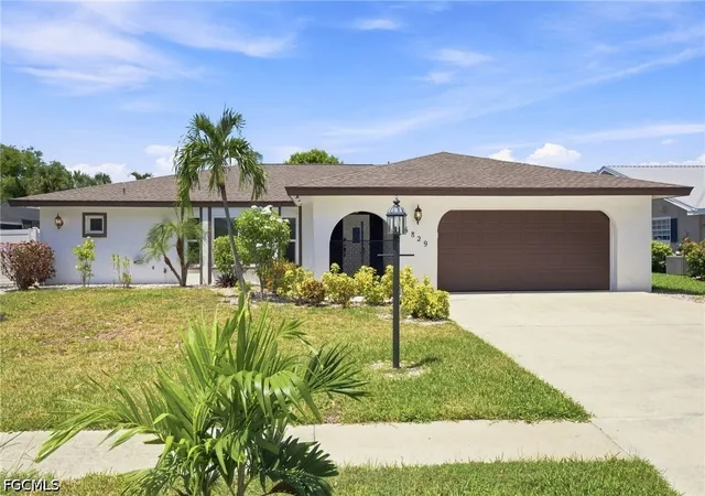 Photo 1 of Sale Pending at 6829 Carmelle Dr, Fort Myers, FL 33919 | MLS# 2026036715 | Listing updated on 2026-09-08
