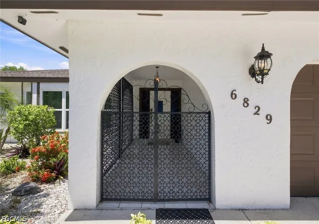 Photo 2 of Sale Pending at 6829 Carmelle Dr, Fort Myers, FL 33919 | MLS# 2026036715 | Listing updated on 2026-09-08