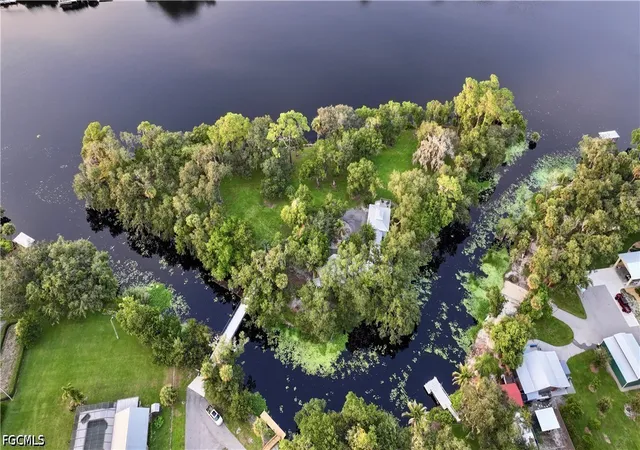 Photo 1 of Single family home for sale at 3220 Fort Denaud Rd, Labelle, FL 33935 | MLS# 2026036716 | Listing updated on 2026-10-07