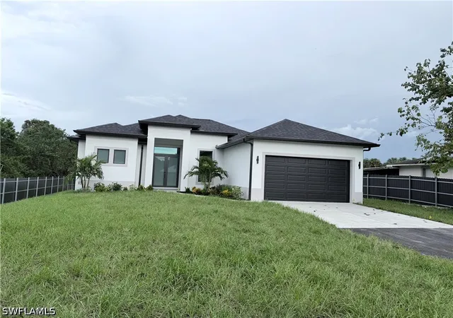 Photo 1 of Sale Pending at 472 12th St Ne, Naples, FL 34120 | MLS# 226031281 | Listing updated on 2026-09-04