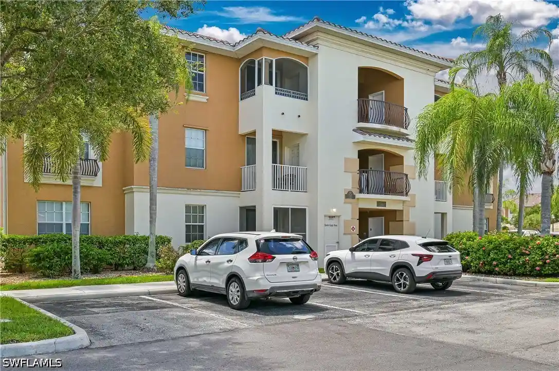 Listing Photo 2 - Condo for sale in 3964 Pomodoro Cir located at 3964 Pomodoro Cir, CAPE CORAL, FL 33909 - Unit #304