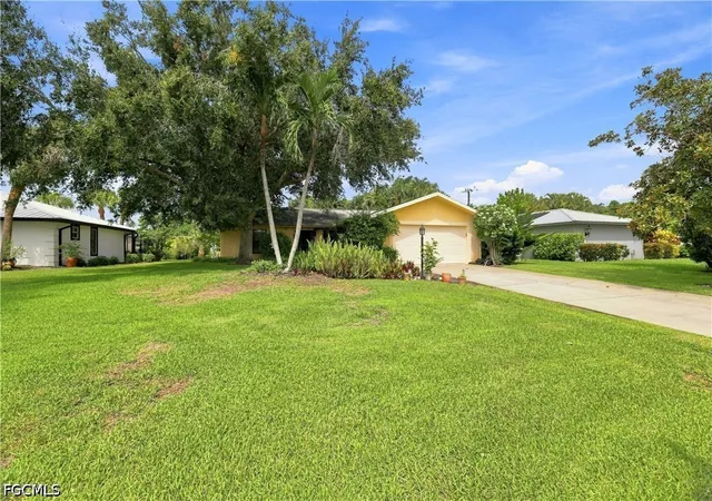 Photo 3 of Single family home for sale at 4448 Beechwood Lake Dr, Naples, FL 34112 | MLS# 2026036823 | Listing updated on 2026-09-05