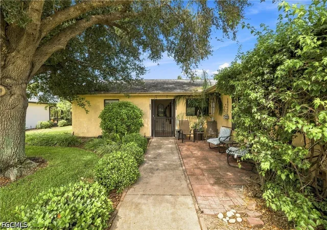 Photo 3 of Single family home for sale at 4448 Beechwood Lake Dr, Naples, FL 34112 | MLS# 2026036823 | Listing updated on 2026-09-05