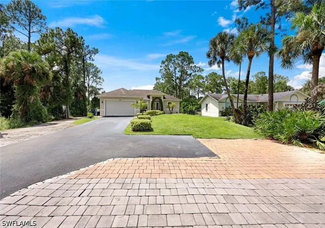 Photo 3 of Single family home for sale at 543 20th Street Se, Naples, FL 34117 | MLS# 226031065 | Listing updated on 2026-09-08