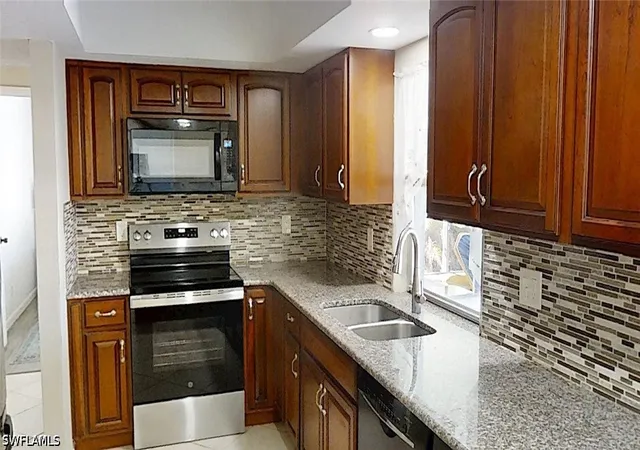 Photo 3 of Sale Pending at 130 Bermuda Rd, Marco Island, FL 34145 | MLS# 226031251 | Listing updated on 2026-09-05
