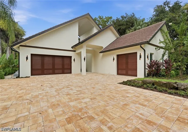 Photo 3 of Single family home for sale at 2751 68th Street SW, Naples, FL 34105 | MLS# 226030894 | Listing updated on 2026-09-13