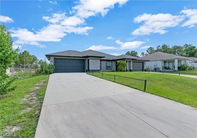 Listing Photo 4 - Condo for sale in building located at 5063 Locke Ln, Lehigh Acres, FL 33973