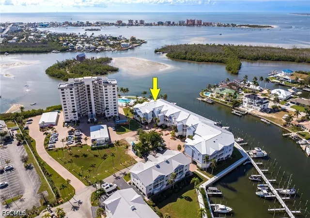 Listing Photo 5 - Condo for sale in building located at 18092 San Carlos Blvd, Fort Myers Beach, FL 33931 - Unit #915
