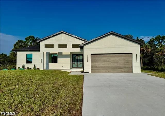 Photo 1 of Sale Pending at 805 Lincoln Ave, Lehigh Acres, FL 33972 | MLS# 2026036980 | Listing updated on 2026-09-16