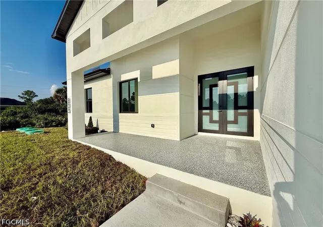 Photo 3 of Sale Pending at 805 Lincoln Ave, Lehigh Acres, FL 33972 | MLS# 2026036980 | Listing updated on 2026-09-16