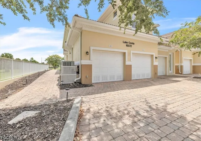 Photo 3 of Townhouse for sale at 16572 San Edmundo Rd #111, Punta Gorda, FL 33955 | MLS# 2026036985 | Listing updated on 2026-09-03