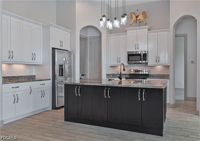 Photo 4 of Single family home for sale at 18111 Riverchase Ct, Alva, FL 33920 | MLS# 2026037004 | Listing updated on 2026-09-02