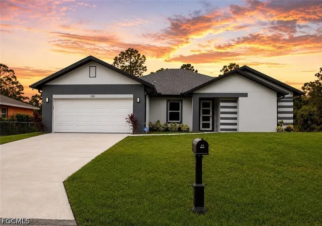 Photo 1 of Single family home for sale at 970 Grant Blvd, Lehigh Acres, FL 33974 | MLS# 2026037012 | Listing updated on 2026-09-10