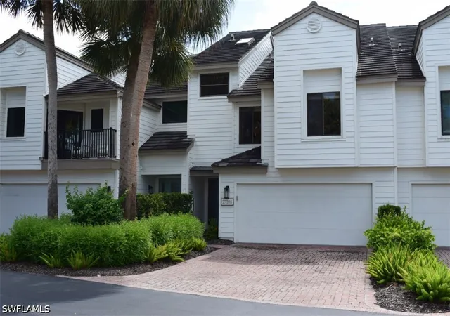 Photo 2 of Townhouse for sale at 27105 Oakwood Lake Dr, Bonita Springs, FL 34134 | MLS# 226031262 | Listing updated on 2026-09-29