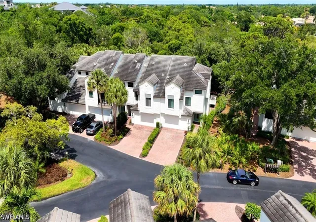 Photo 3 of Townhouse for sale at 27105 Oakwood Lake Dr, Bonita Springs, FL 34134 | MLS# 226031262 | Listing updated on 2026-09-29