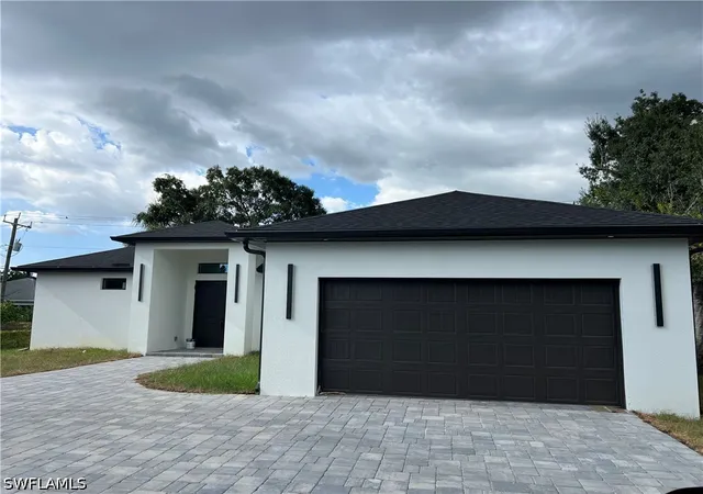 Photo 2 of Single family home for sale at 4727 Notthingham Dr, Fort Myers, FL 33905 | MLS# 226031497 | Listing updated on 2026-09-10