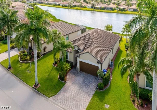 Photo 2 of Single family home for sale at 11318 Red Blf Ln, Fort Myers, FL 33912 | MLS# 2026037035 | Listing updated on 2026-09-11