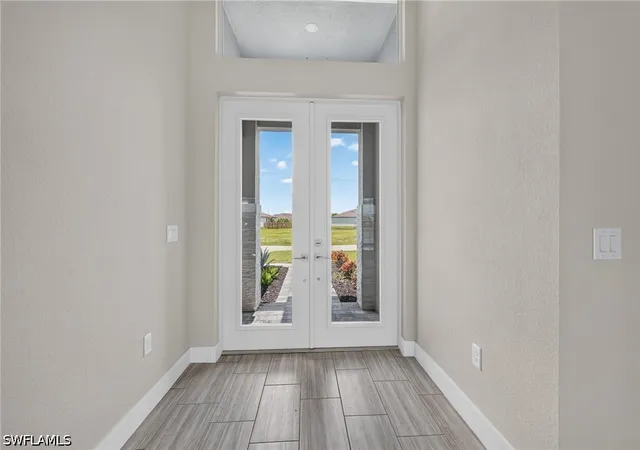 Photo 4 of Single family home for sale at 913 NW 33rd Place, Cape Coral, FL 33993 | MLS# 226031150 | Listing updated on 2026-09-16