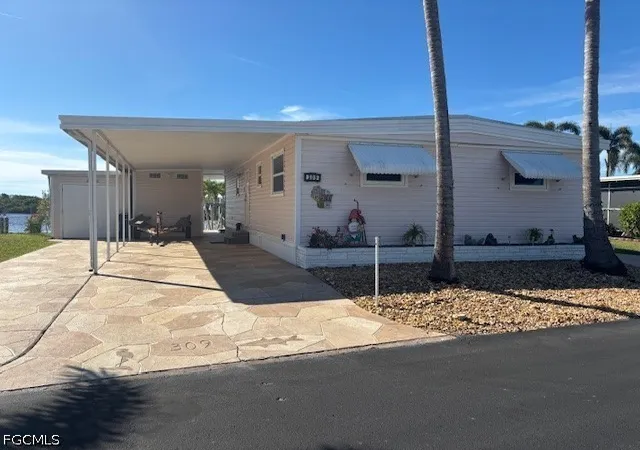 Photo 1 of Manufactured home for sale at 309 Shoreland Dr W, Fort Myers, FL 33905 | MLS# 2026037058 | Listing updated on 2026-09-11
