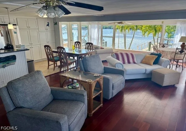 Photo 4 of Manufactured home for sale at 309 Shoreland Dr W, Fort Myers, FL 33905 | MLS# 2026037058 | Listing updated on 2026-09-11