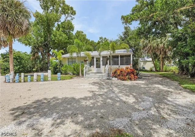 Photo 2 of Single family home for sale at 3300 6th Avenue, Saint James City, FL 33956 | MLS# 2026037079 | Listing updated on 2026-10-02