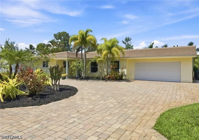 Photo 1 of Single family home for sale at 64 Pebble Beach Blvd, Naples, FL 34113 | MLS# 226031512 | Listing updated on 2026-09-14