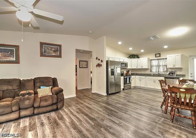 Photo 4 of Sale Pending at 5029 W Hummingbird Dr, Labelle, FL 33935 | MLS# 2026037098 | Listing updated on 2026-09-09