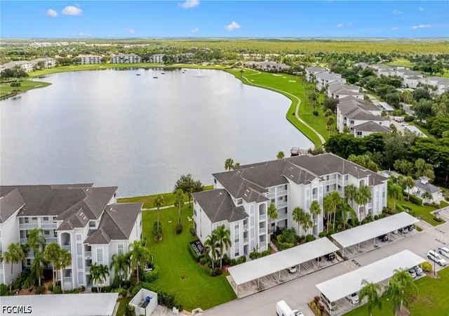 Listing Photo 4 - Condo for sale in building located at 10391 Butterfly Palm Dr, Fort Myers, FL 33966 - Unit #1021