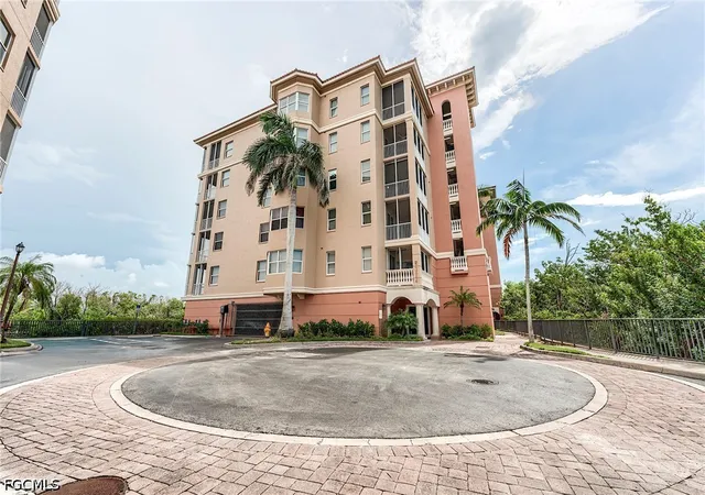 Listing Photo 4 - Condo for sale in building located at 22604 Island Pines Wy, Fort Myers Beach, FL 33931 - Unit #2304