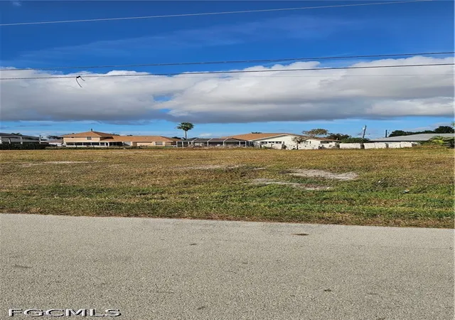 Photo 2 of Sale Pending at 707 Sw 35th Terrace, Cape Coral, FL 33914 | MLS# 2026037131 | Listing updated on 2026-09-16