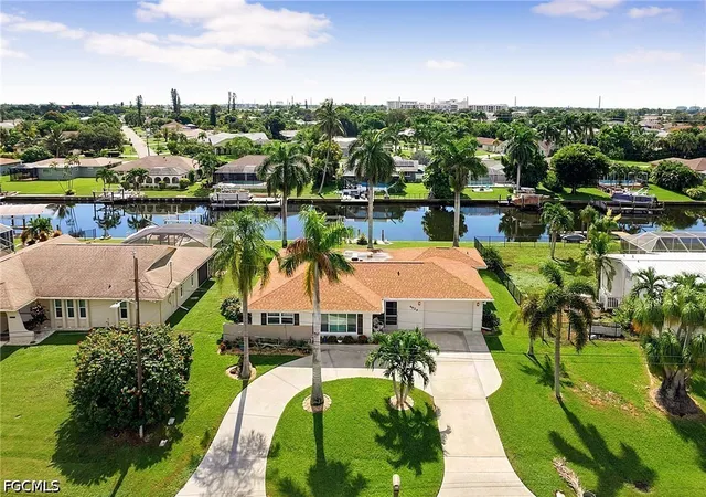 Photo 4 of Single family home for sale at 4529 SE 1st Avenue, Cape Coral, FL 33904 | MLS# 2026037190 | Listing updated on 2026-09-11