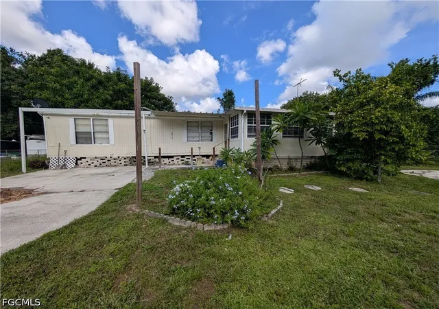 Photo 3 of Manufactured home for sale at 2613 Harmony Ave, North Fort Myers, FL 33917 | MLS# 2026037196 | Listing updated on 2026-10-04