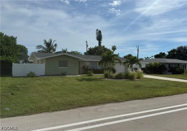 Photo 2 of Single family home for sale at 438 El Dorado Pkwy E, Cape Coral, FL 33904 | MLS# 2026037201 | Listing updated on 2026-09-04