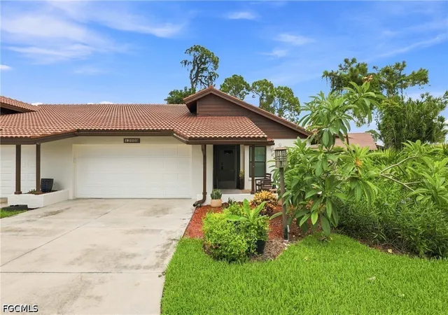 Photo 2 of Townhouse for sale at 13009 Tall Pine Cir, Fort Myers, FL 33907 | MLS# 2026037226 | Listing updated on 2026-09-09