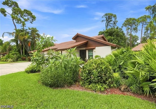 Photo 2 of Townhouse for sale at 13009 Tall Pine Cir, Fort Myers, FL 33907 | MLS# 2026037226 | Listing updated on 2026-09-09