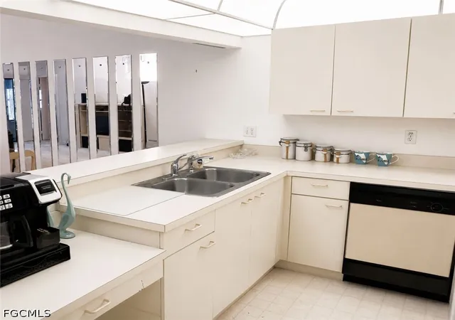 Listing Photo 4 - Condo for sale in building located at 4510 Chantelle Dr, Naples, FL 34112 - Unit #J204