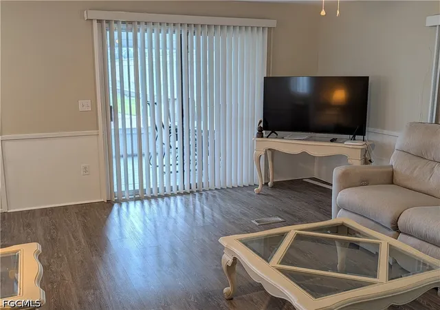 Photo 4 of Manufactured home for sale at 810 Hollyberry Ct, North Fort Myers, FL 33917 | MLS# 2026037254 | Listing updated on 2026-09-09