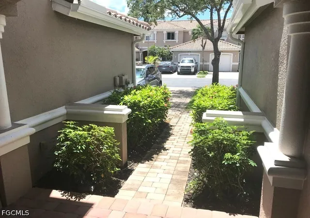 Photo 2 of Townhouse for sale at 10025 Ravello Blvd, Fort Myers, FL 33905 | MLS# 2026037255 | Listing updated on 2026-09-04