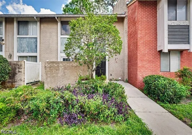 Photo 2 of Townhouse for sale at 8880 S Old Kings Rd #59, Jacksonville, FL 32257 | MLS# 2026037287 | Listing updated on 2026-09-10