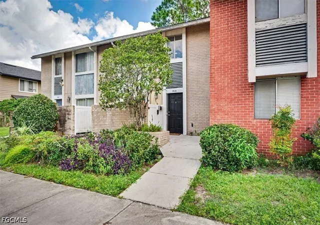Photo 3 of Townhouse for sale at 8880 S Old Kings Rd #59, Jacksonville, FL 32257 | MLS# 2026037287 | Listing updated on 2026-09-10