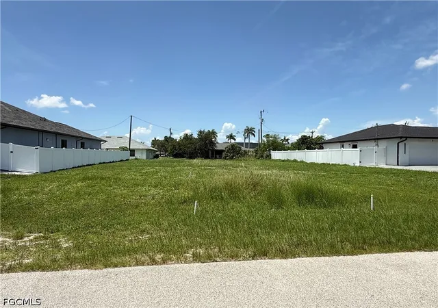 Photo 1 of Land for sale at 1621 SE 19th Lane, Cape Coral, FL 33990 | MLS# 2026037322 | Listing updated on 2026-09-03