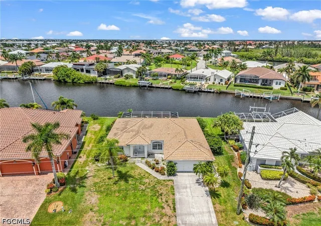 Photo 2 of Sale Pending at 1352 Pine Siskin Dr, Punta Gorda, FL 33950 | MLS# 2026037331 | Listing updated on 2026-09-11