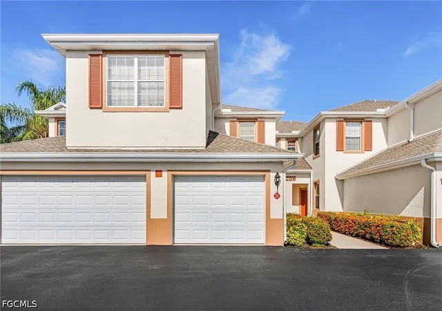 Listing Photo 2 - Condo for sale in building located at 4209 Liron Ave, Fort Myers, FL 33916 - Unit #101