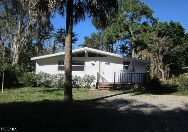 Photo 1 of Sale Pending at 2313 Hunter St, Fort Myers, FL 33901 | MLS# 2026037353 | Listing updated on 2026-09-04