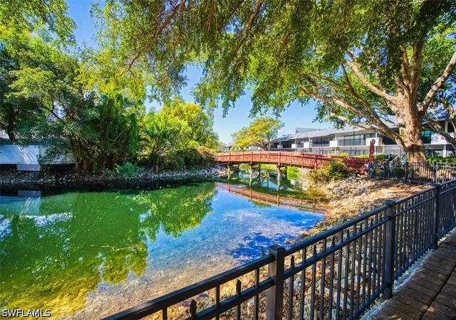 Listing Photo 4 - Condo for sale in building located at 600 Neapolitan Wy, Naples, FL 34103 - Unit #153