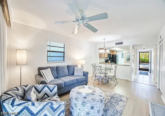 Listing Photo 5 - Condo for sale in building located at 600 Neapolitan Wy, Naples, FL 34103 - Unit #153