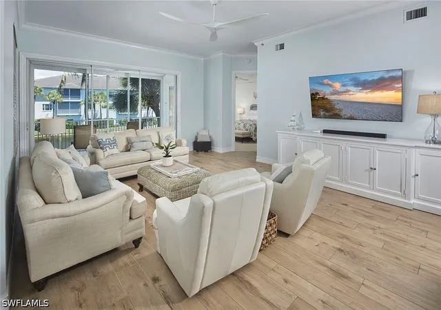 Listing Photo 5 - Condo for sale in building located at 740 Bentwater Cir, Naples, FL 34108 - Unit #101