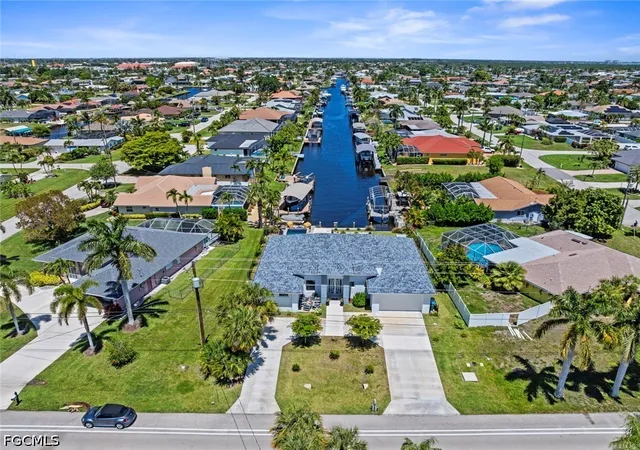 Photo 3 of Single family home for sale at 1933 Cornwallis Pkwy, Cape Coral, FL 33904 | MLS# 2026037389 | Listing updated on 2026-09-16